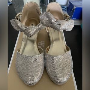 Formal shoes